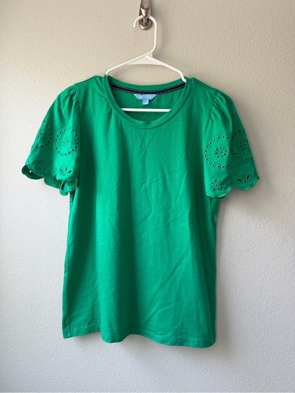Draper James Green Eyelet Flutter Sleeve Tee Top Sz Small Feminine Preppy Cute